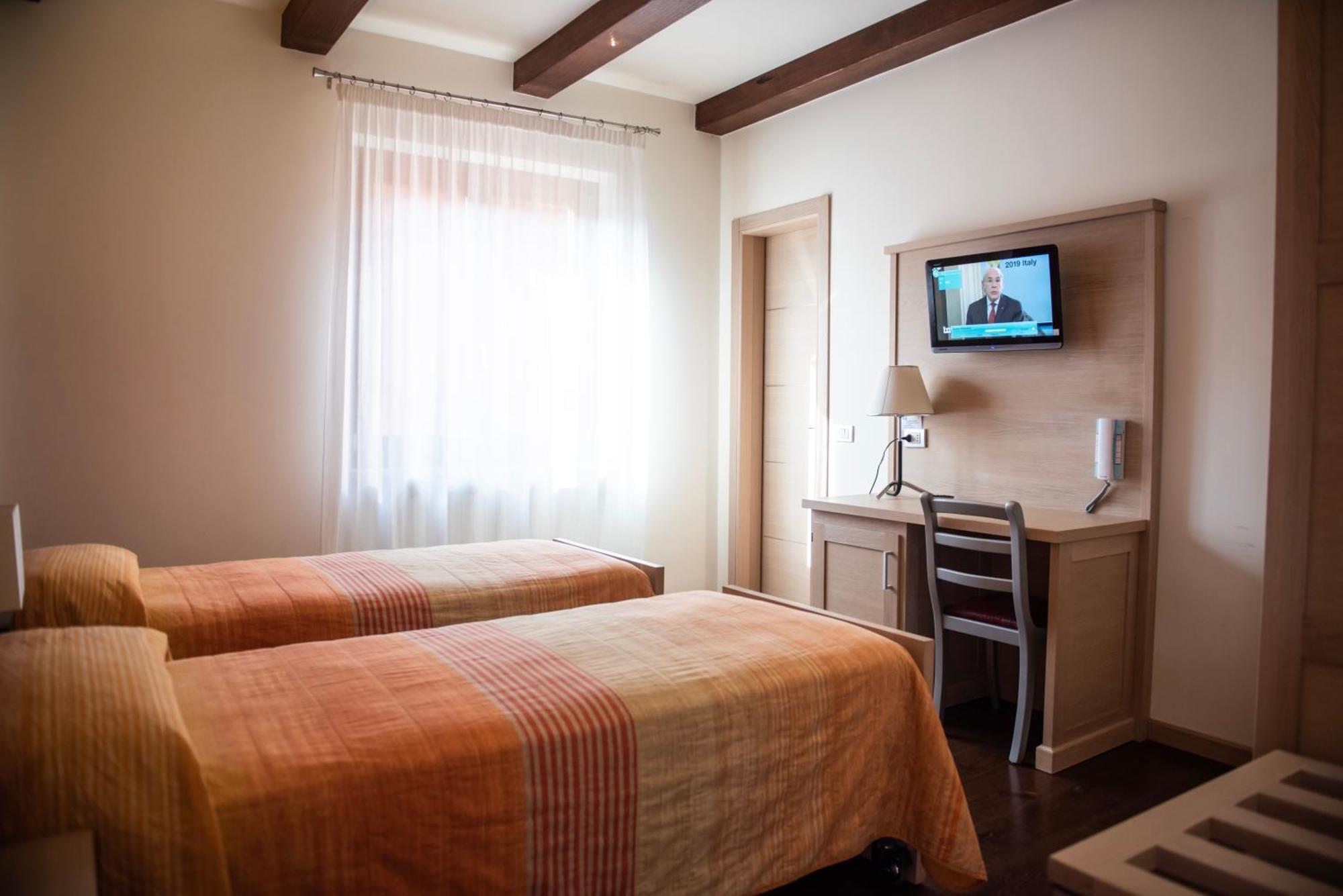 Hotel - Bar Da Natale Paesana Номер фото